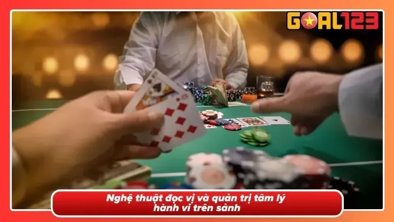 Người chơi quan sát hành động của đối thủ để đưa ra quyết định